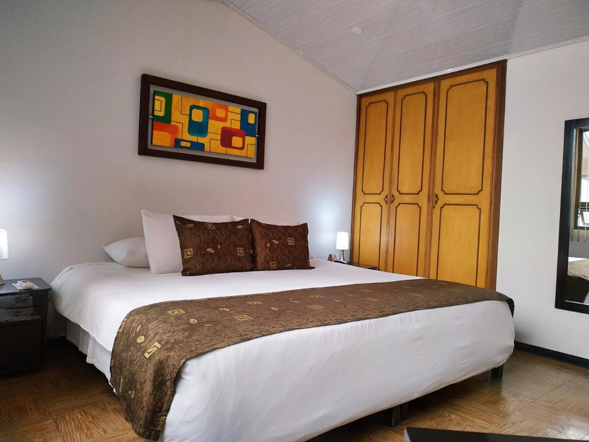 Cyan Hotel Confort Bogota Bagian luar foto