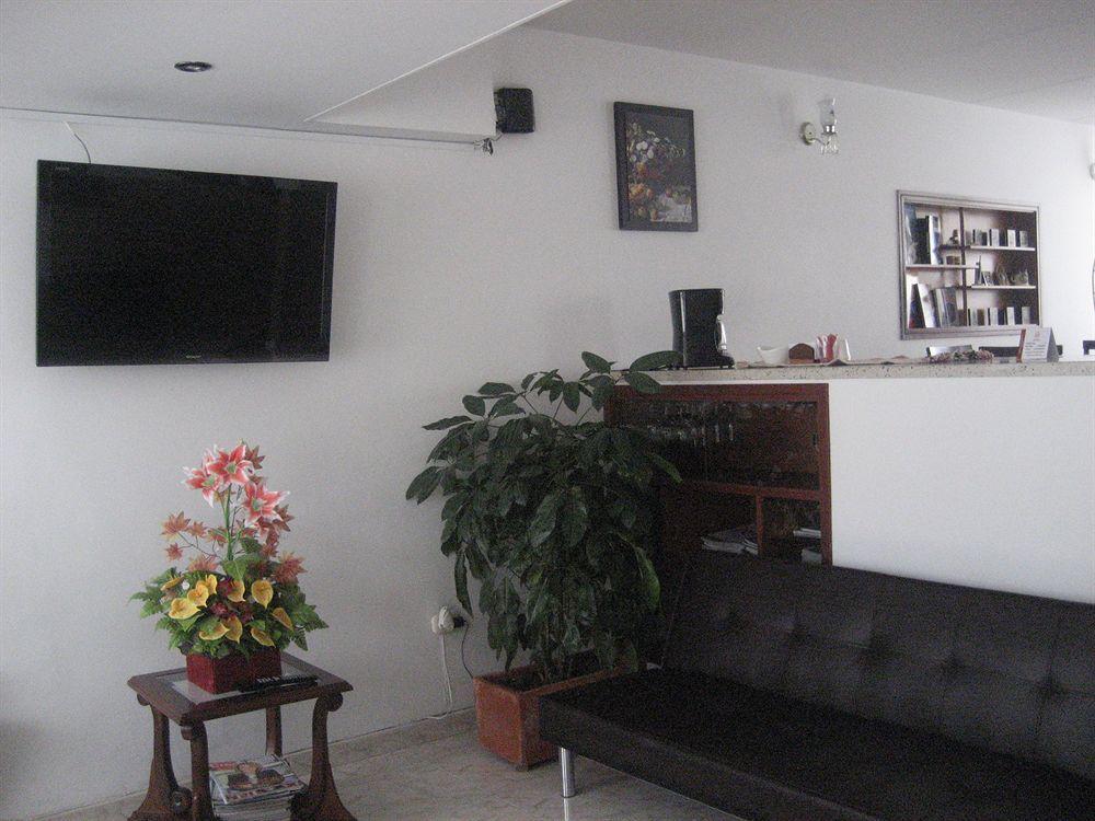 Cyan Hotel Confort Bogota Bagian luar foto