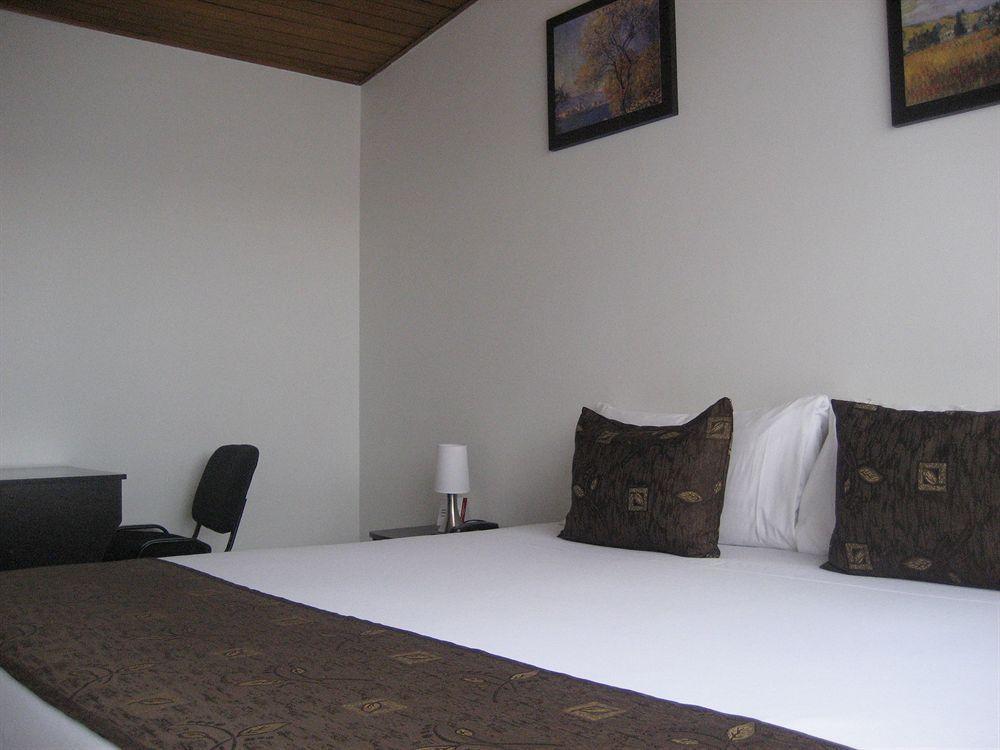 Cyan Hotel Confort Bogota Bagian luar foto