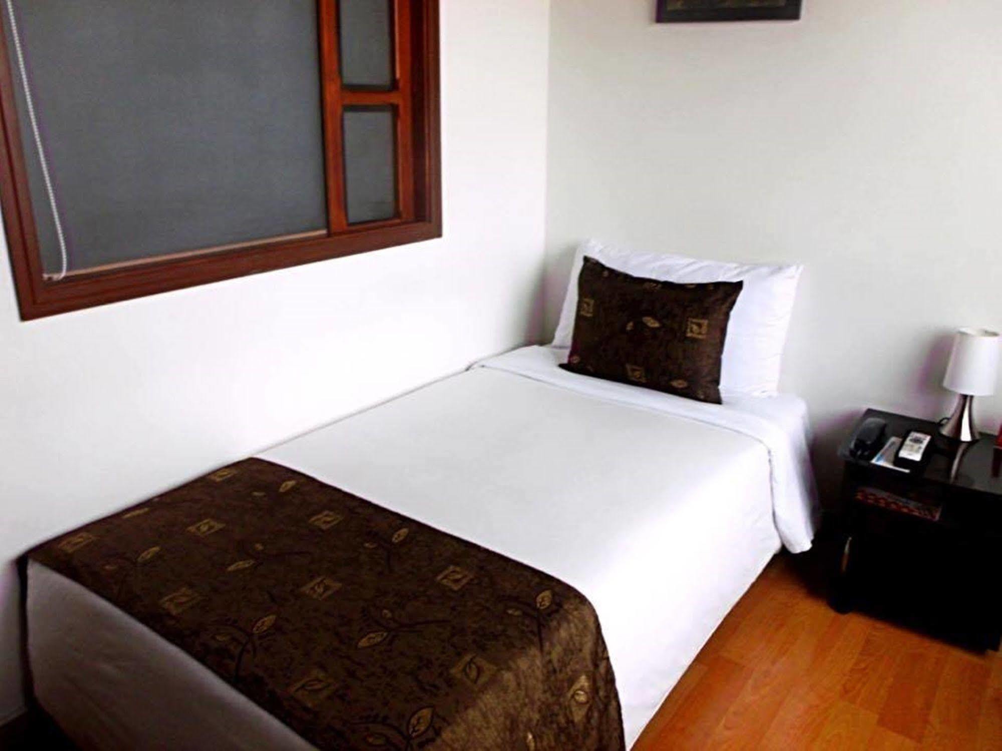 Cyan Hotel Confort Bogota Bagian luar foto
